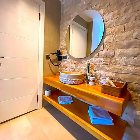 Max Mirage Selimiye